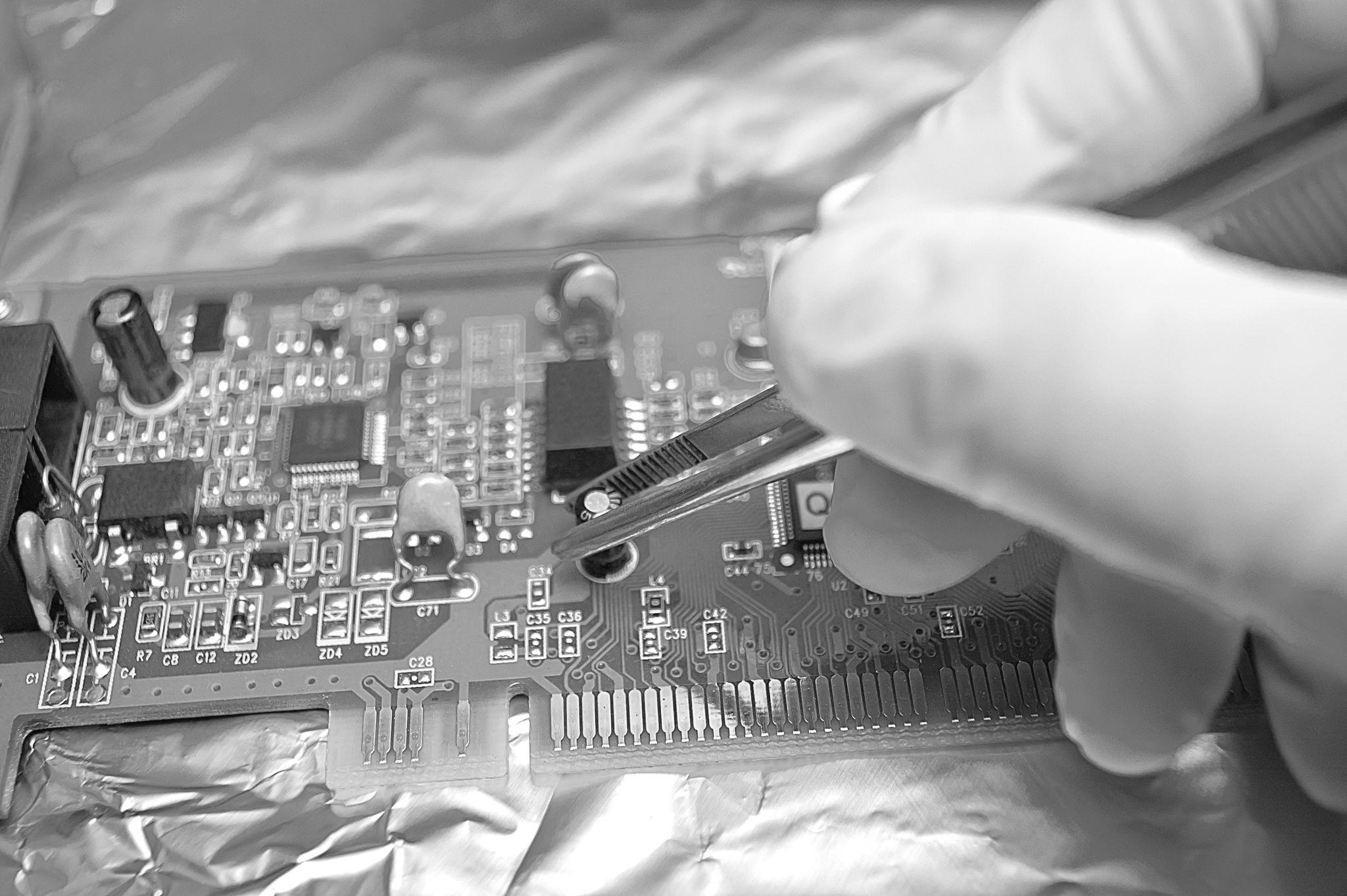 precision screwdriver for PCB repair.jpg
