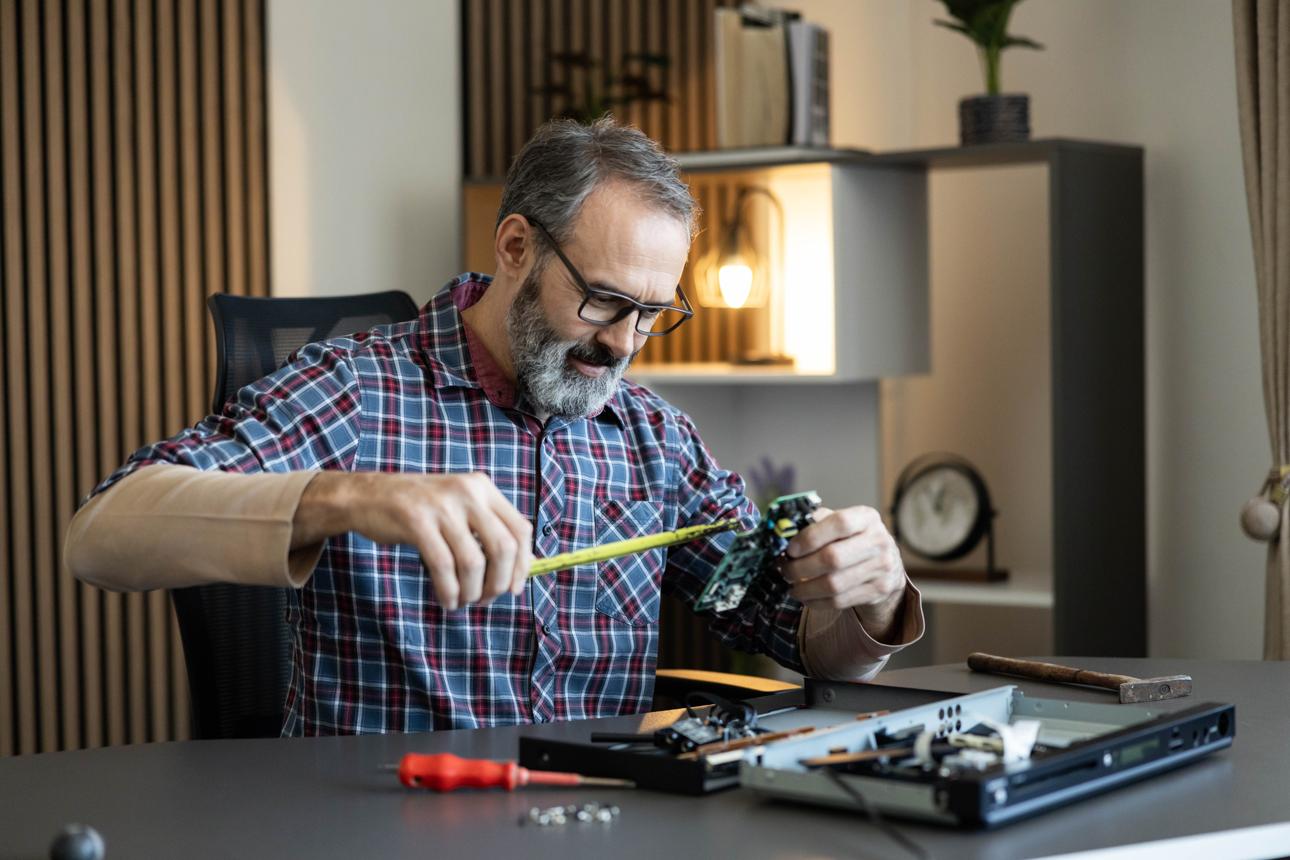 electronics repair electric screwdriver.jpg