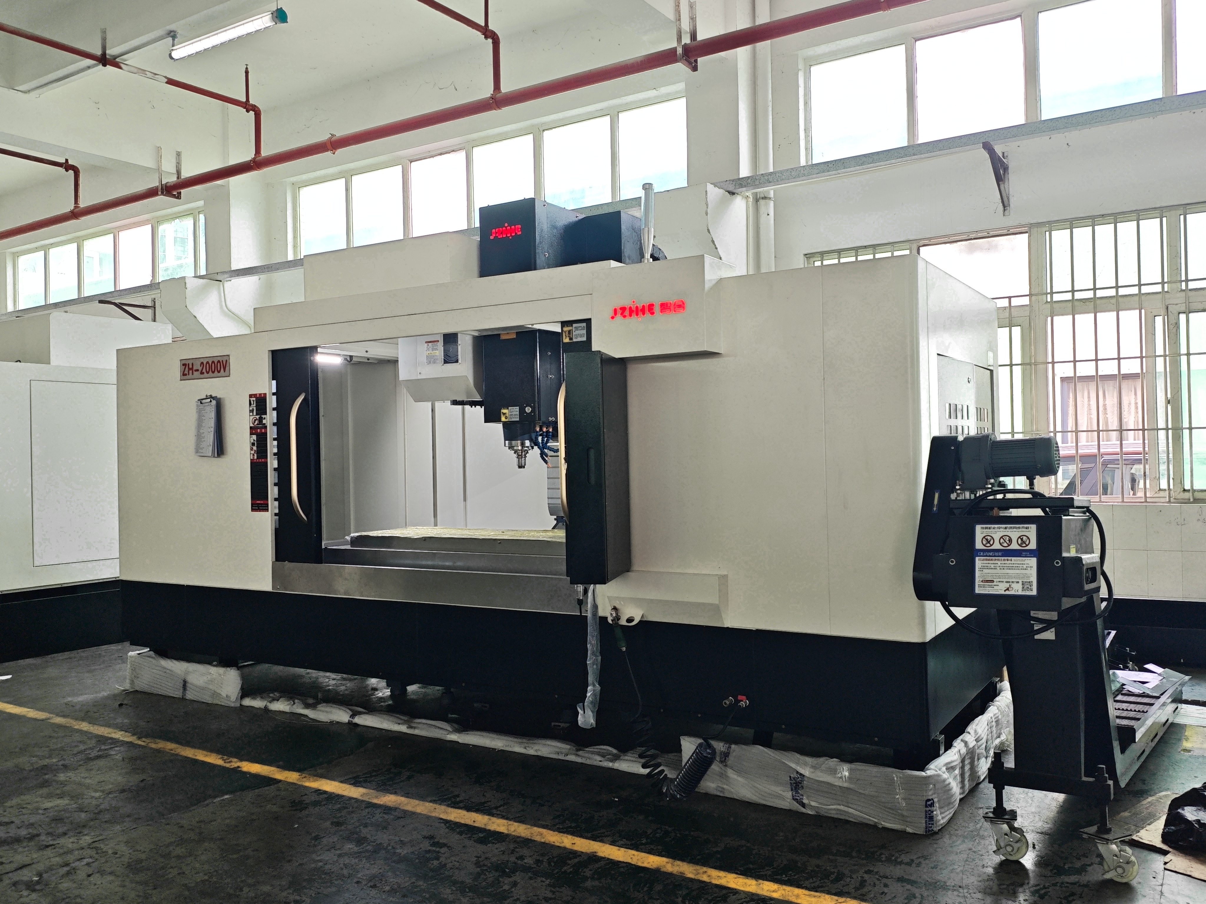 เครื่องจักรกลแนวตั้งสำหรับขึ้นรูปโปรไฟล์อลูมิเนียม