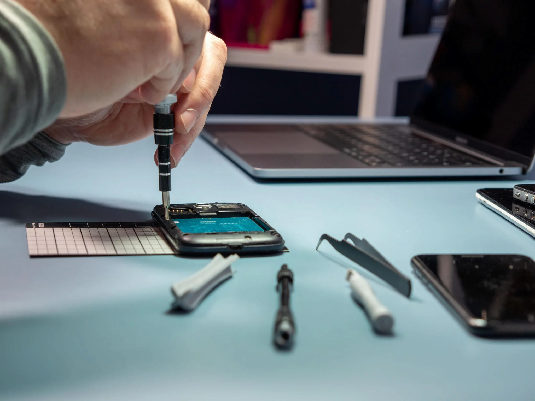 Electronic device repair tool kit application