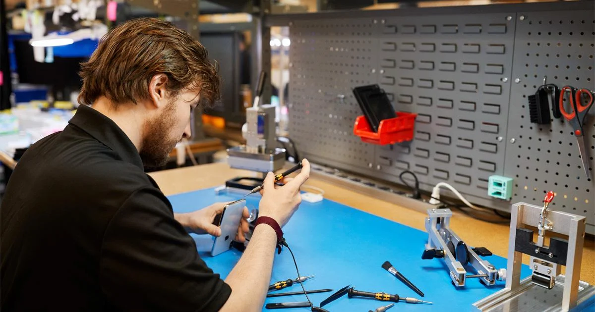 Precision screwdriver for small device repair