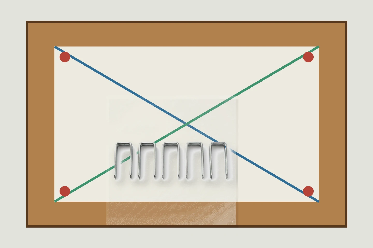 Panel trasero del armario con líneas cuadradas diagonales cruzadas y muestras de grapas